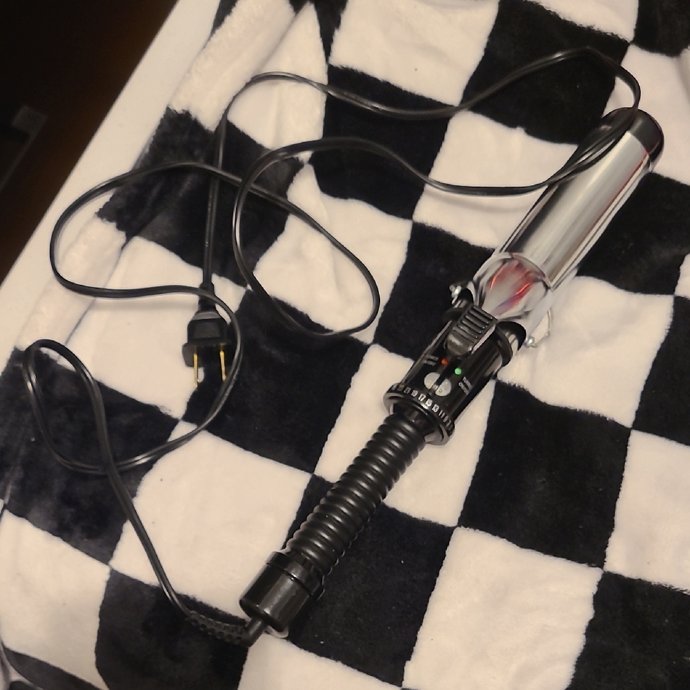 1 1/2 Inch Curling Iron